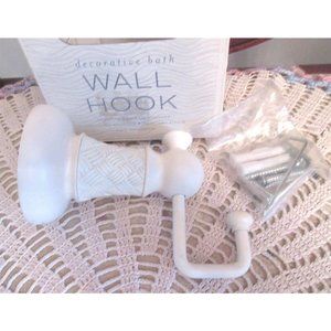 Shabby Basket Wicker Weave Bath Swivel Wall Hook